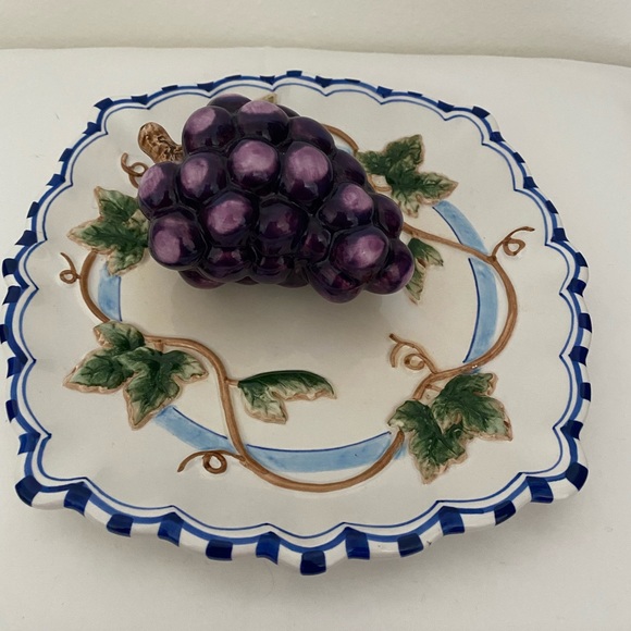 Bella Casa by Ganz 8" Wall Plate Decor Hand Painted Ceramic 3D Fruit Vine Grapes - Picture 4 of 9